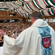 Gottesdienst beim Gäubodenfest - Pater Martin