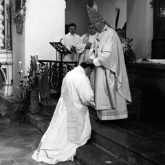Priesterweihe von P. Petrus-Adrian durch Erzbischof Friedrich Kardinal Wetter